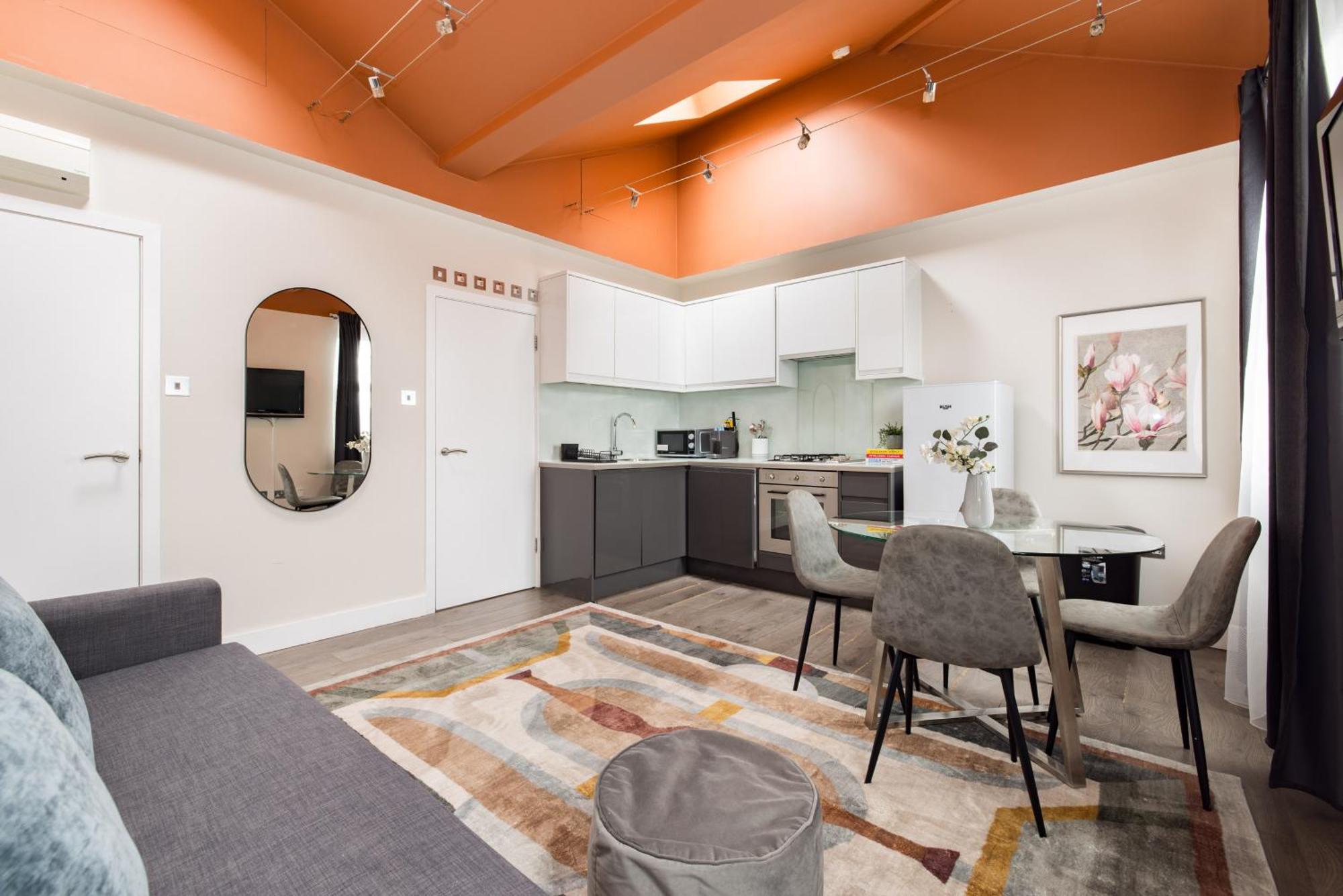 Charming Euston Apartament